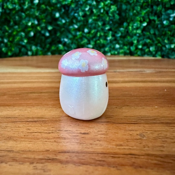 Malcom the Mushroom with Flower Cap Rare Series 5 Squish-a-long - Picture 4 of 4